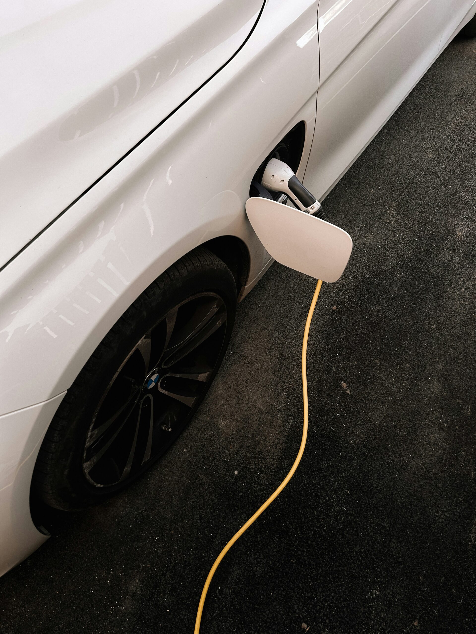 Bolivia elimina el arancel a los autos eléctricos importados: la lección pendiente para Perú