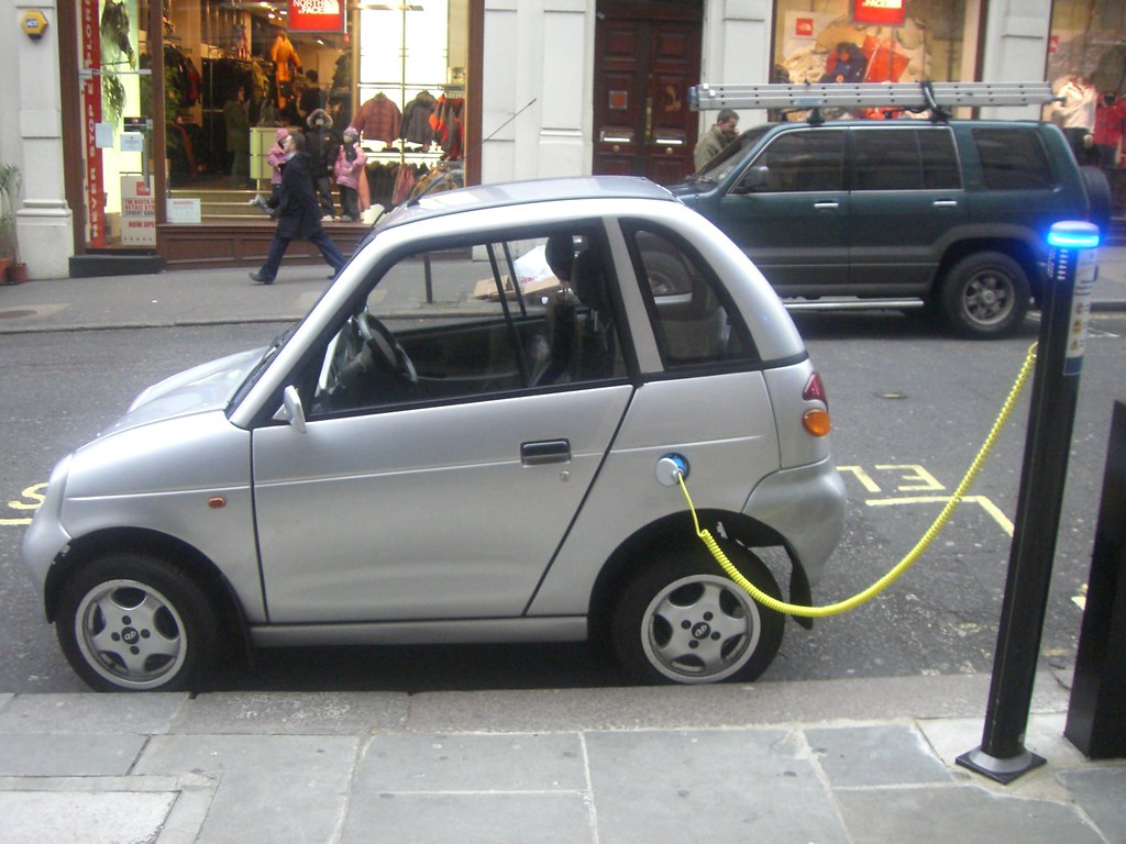 Auto eléctrico en Chile: GAC Motor relanza su marca con Gildemeister y el Aion UT
