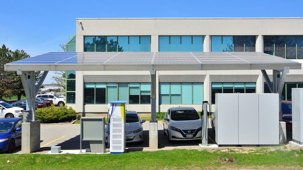 Estación de carga solar para autos eléctricos